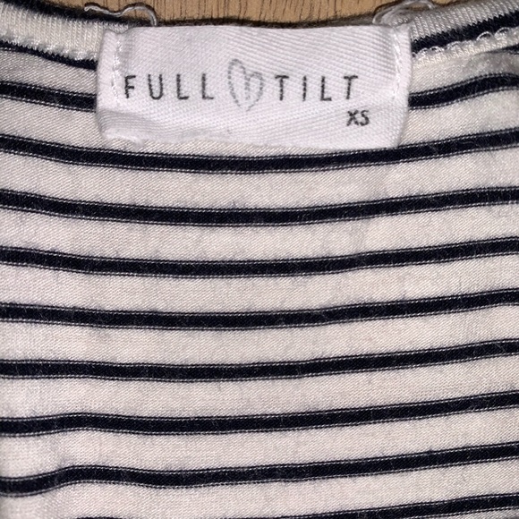 🦋 Tilly’s Striped Front-tie Tank Top 🦋 - Picture 4 of 4